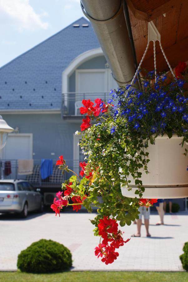 Kék Vendégház Family Resort Gyenesdiás Exterior foto